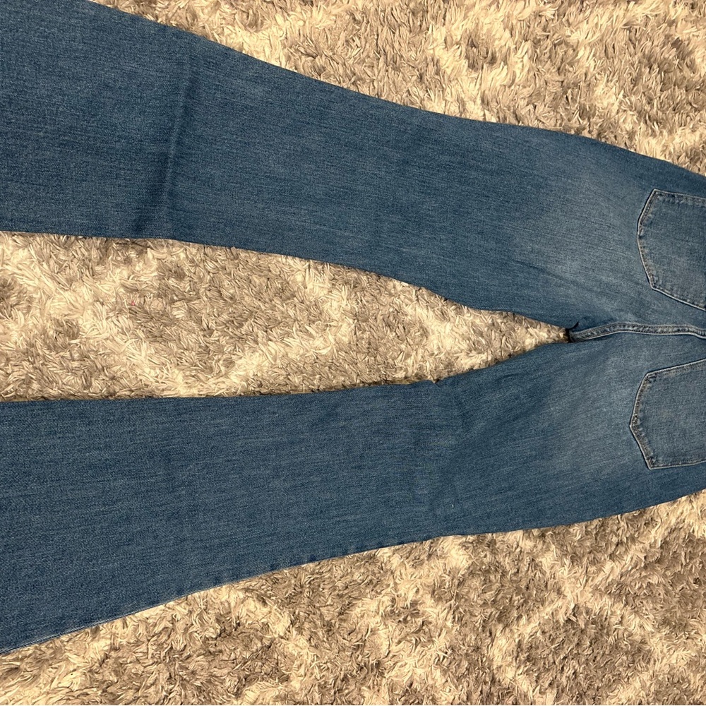 Women's LOFT Blue Demim Jeans - distressed bottoms Size 28/6 NWOT - Picture 11 of 11